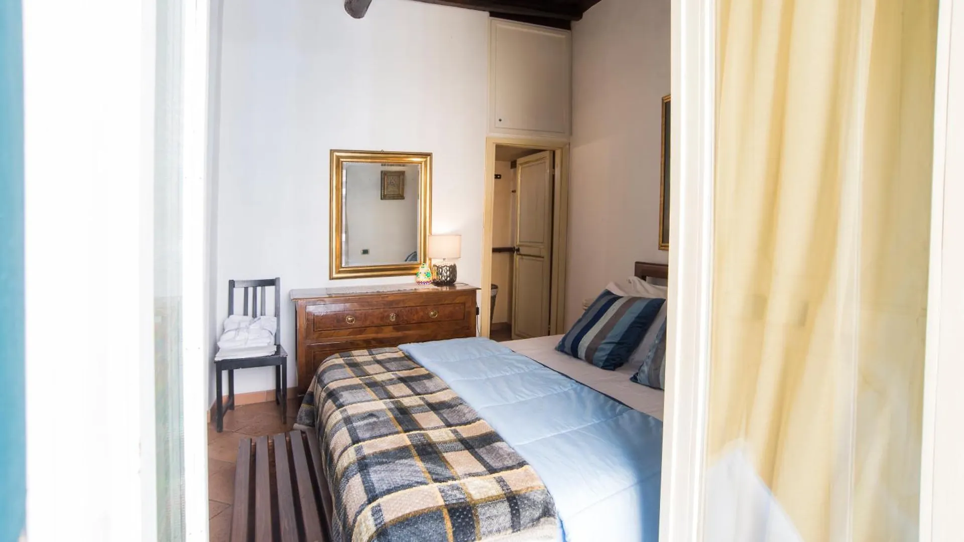 Quarto em Acomodações Particulares Trevi Romantic Room Itália